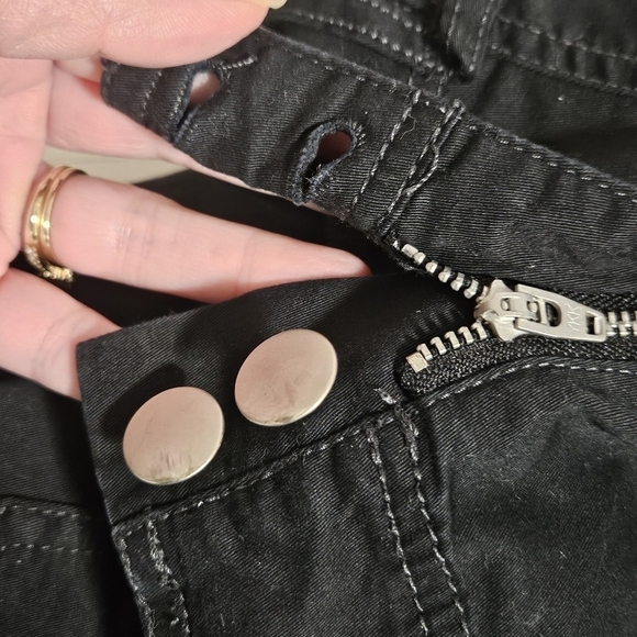 I Am Gia cargo style pants with roushing on sides size medium - Picture 11 of 12